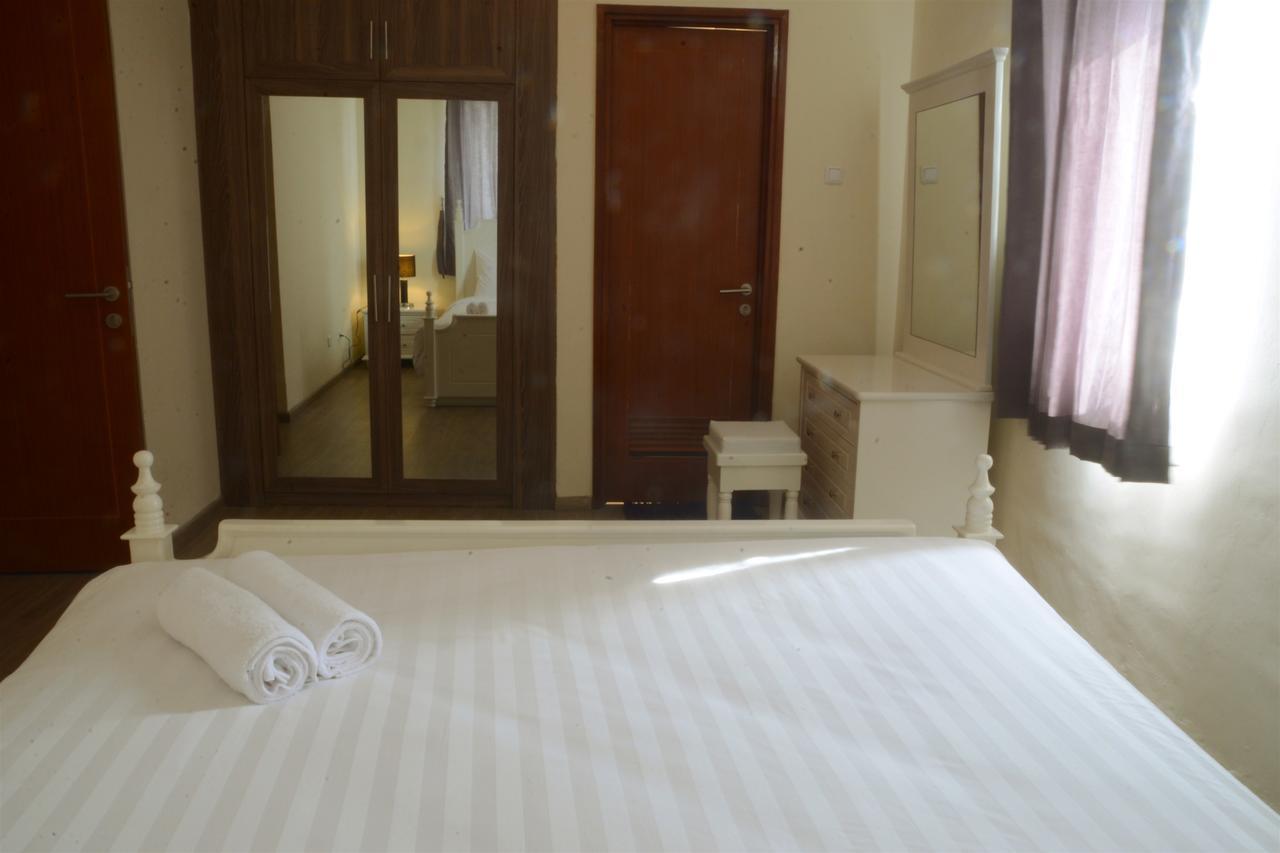 3Br Grand Palace With Private Bathtub By Travelio Jakarta Ngoại thất bức ảnh
